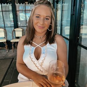 Meet your Posher, Madison